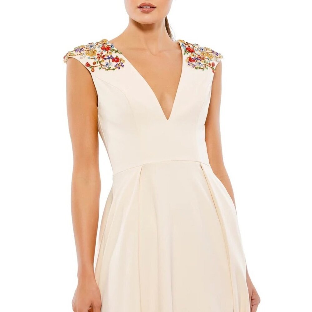 NWT Mac Duggal Beaded Cap Sleeve V Neck A Line Gown Vanilla 0 - Picture 2 of 8